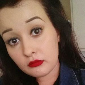 Meet your Posher, Caitlin